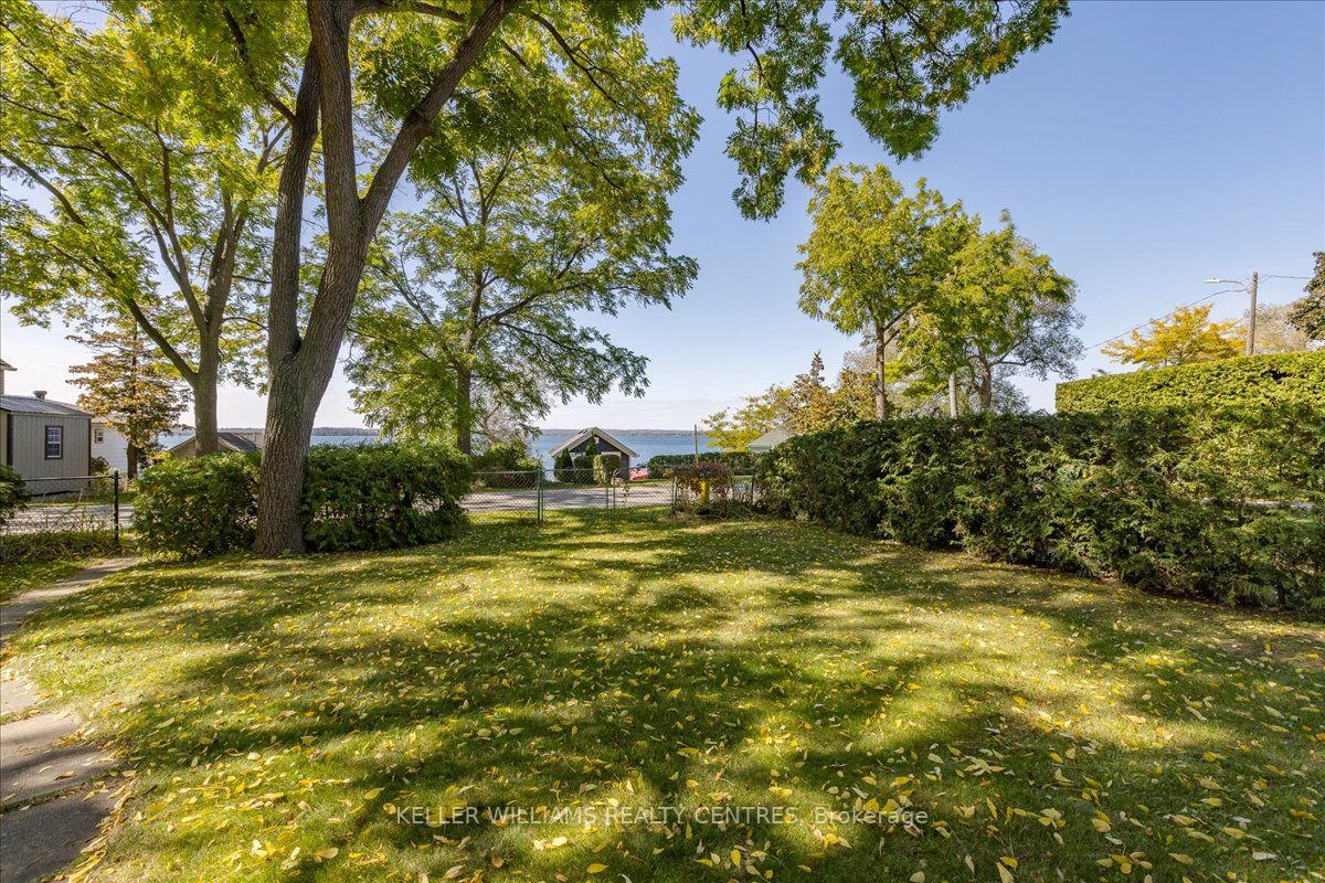 275 Lake Dr N Property Photo 6