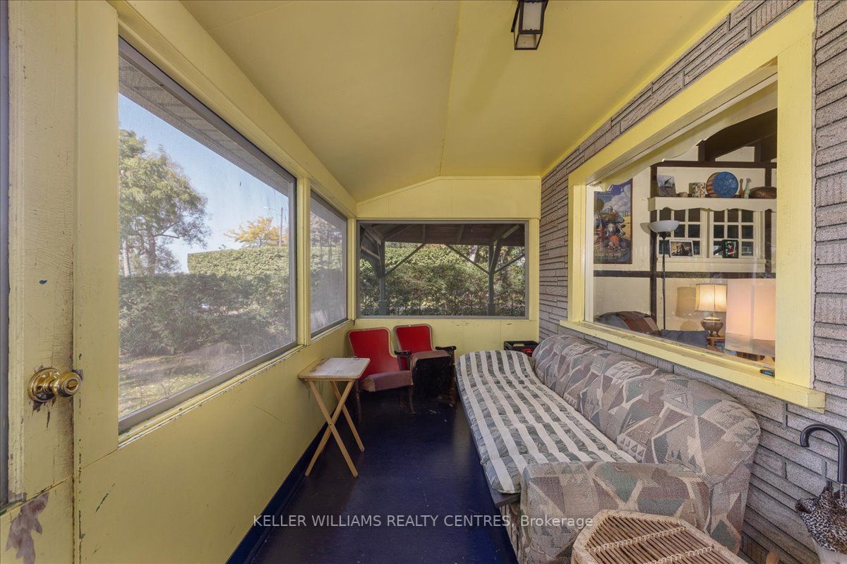 275 Lake Dr N Property Photo 7