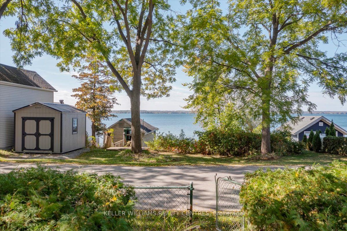 275 Lake Dr N Property Photo 18