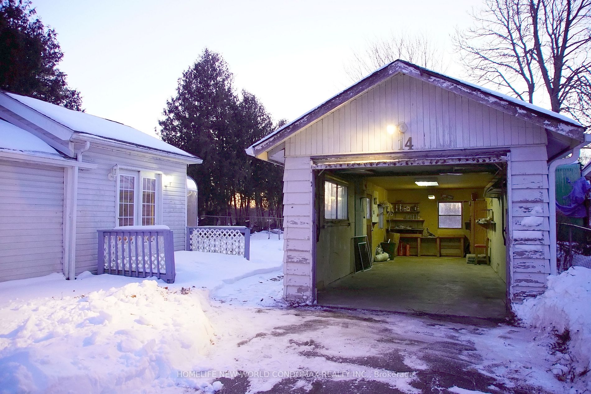 14 Robert St Property Photo 1