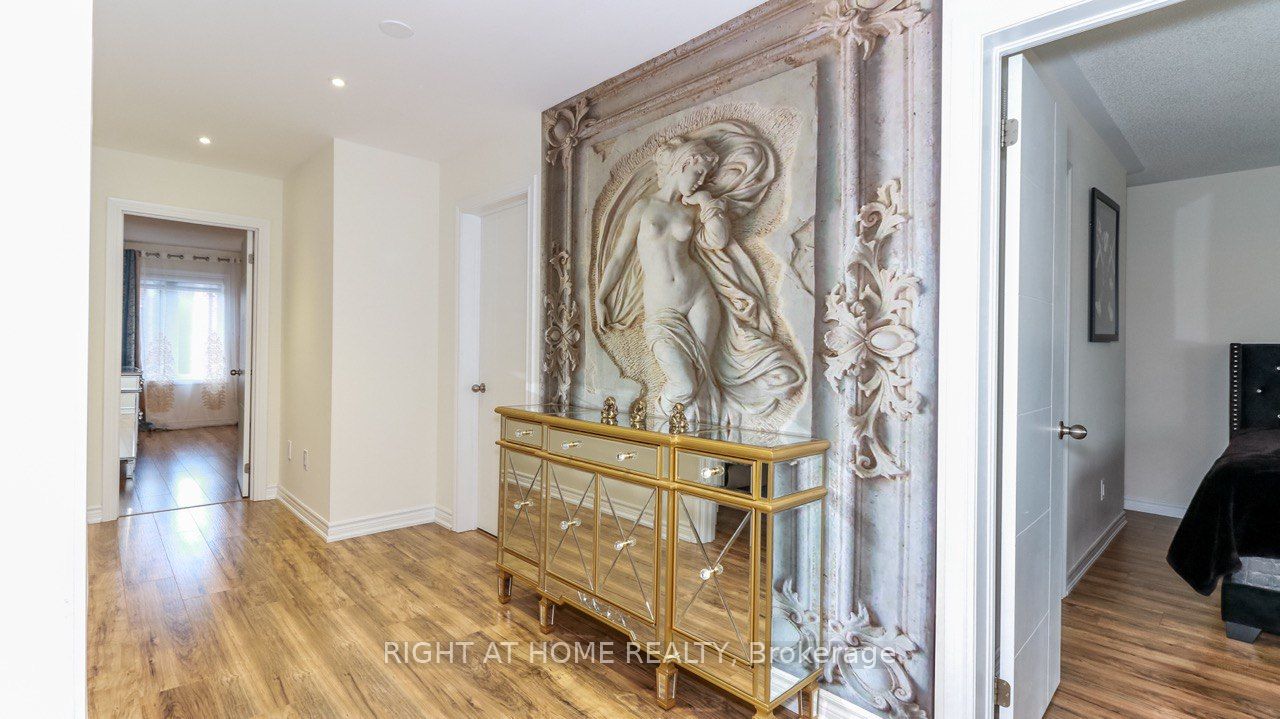 1138 Wharram Way Property Photo 14