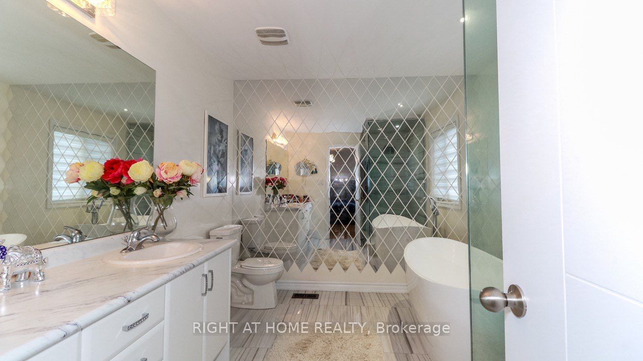 1138 Wharram Way Property Photo 20