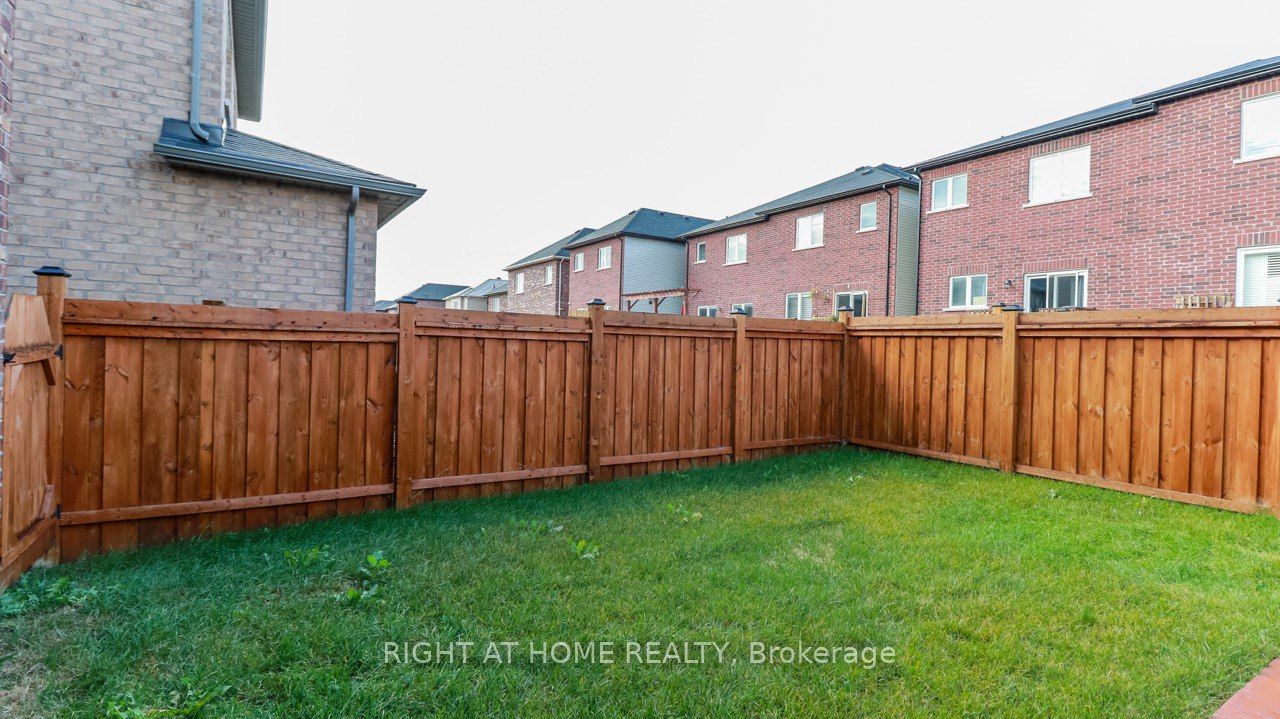 1138 Wharram Way Property Photo 24
