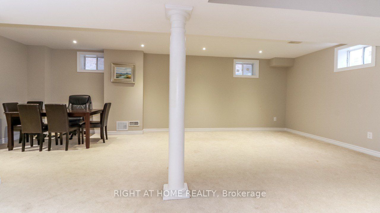 1138 Wharram Way Property Photo 26