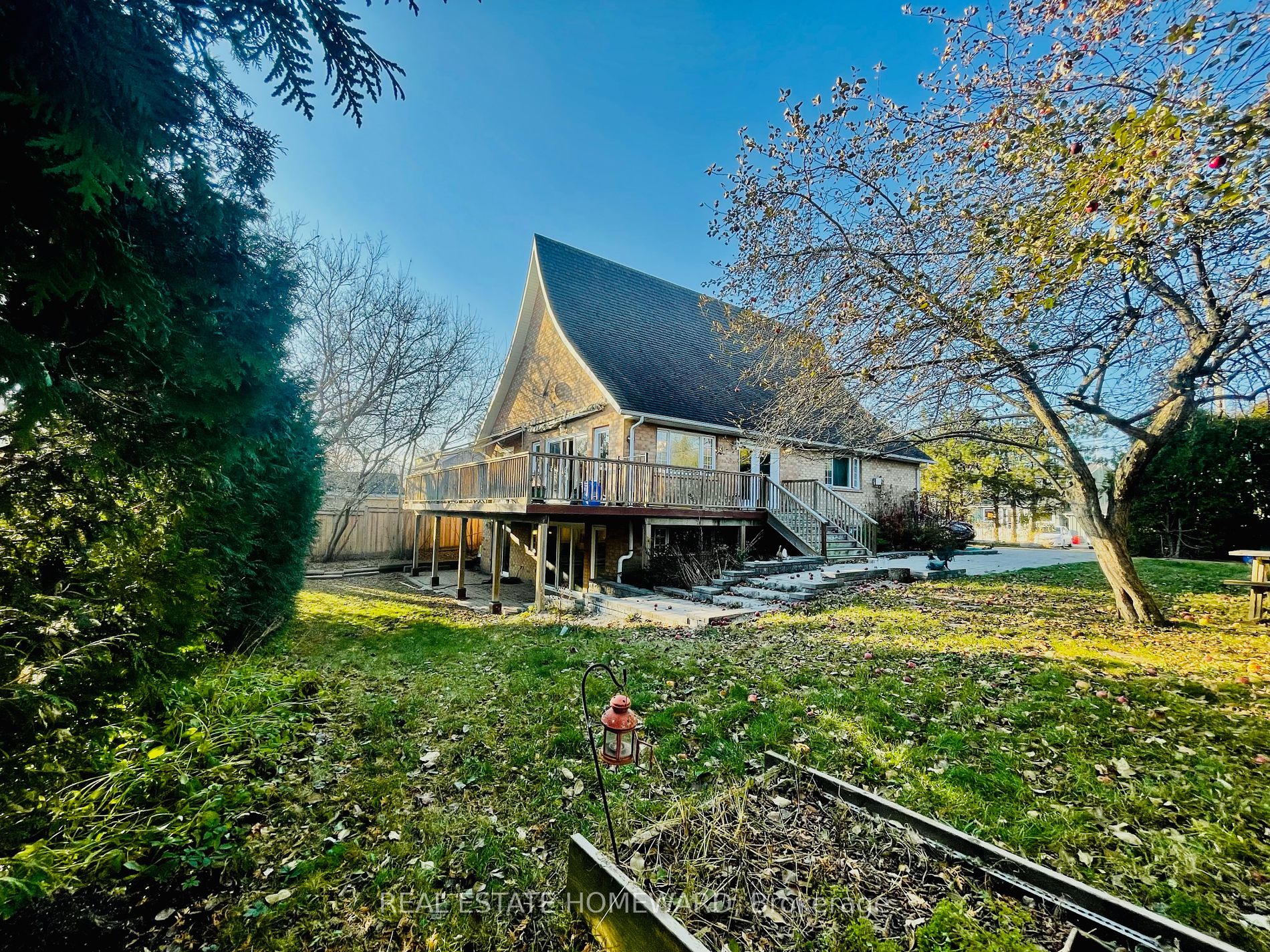 21 Windsor Dr Property Photo 2