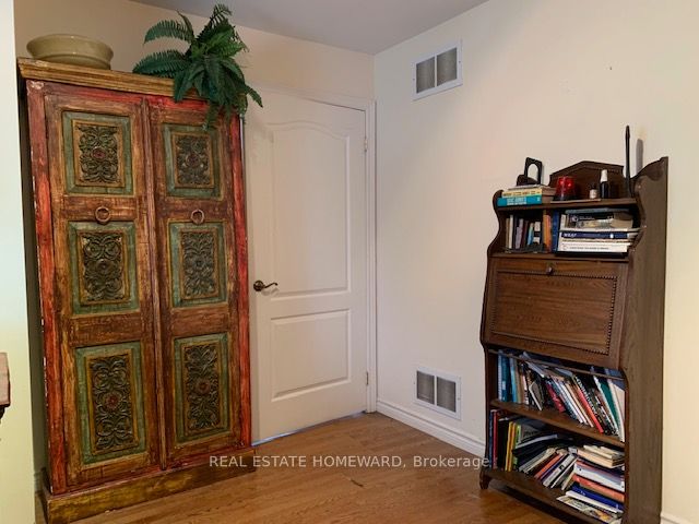 21 Windsor Dr Property Photo 16