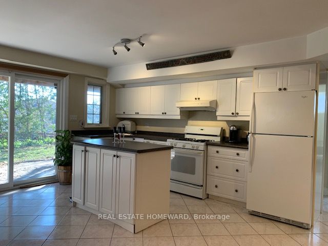 21 Windsor Dr Property Photo 26