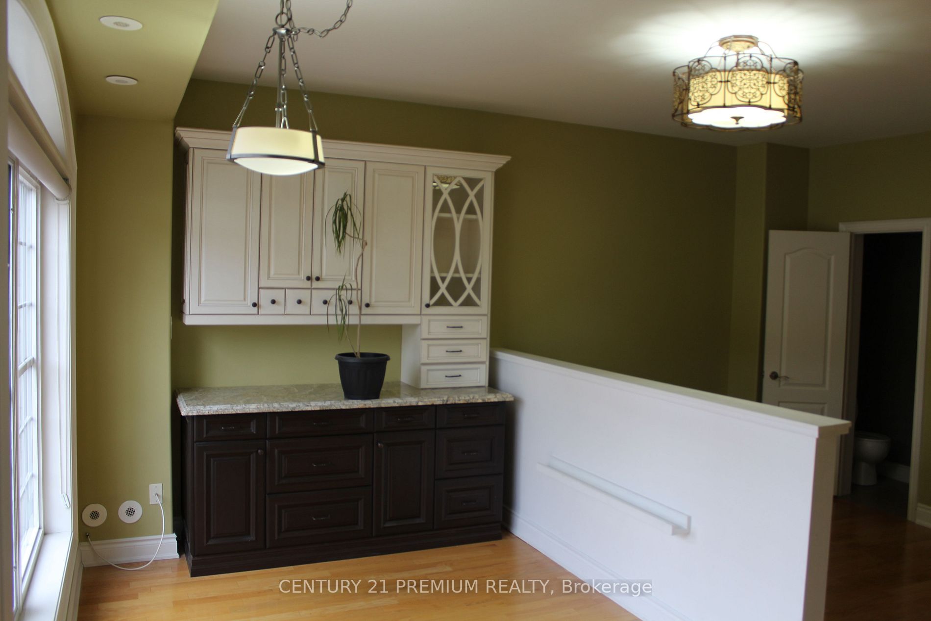 10032 Keele St E Property Photo 5