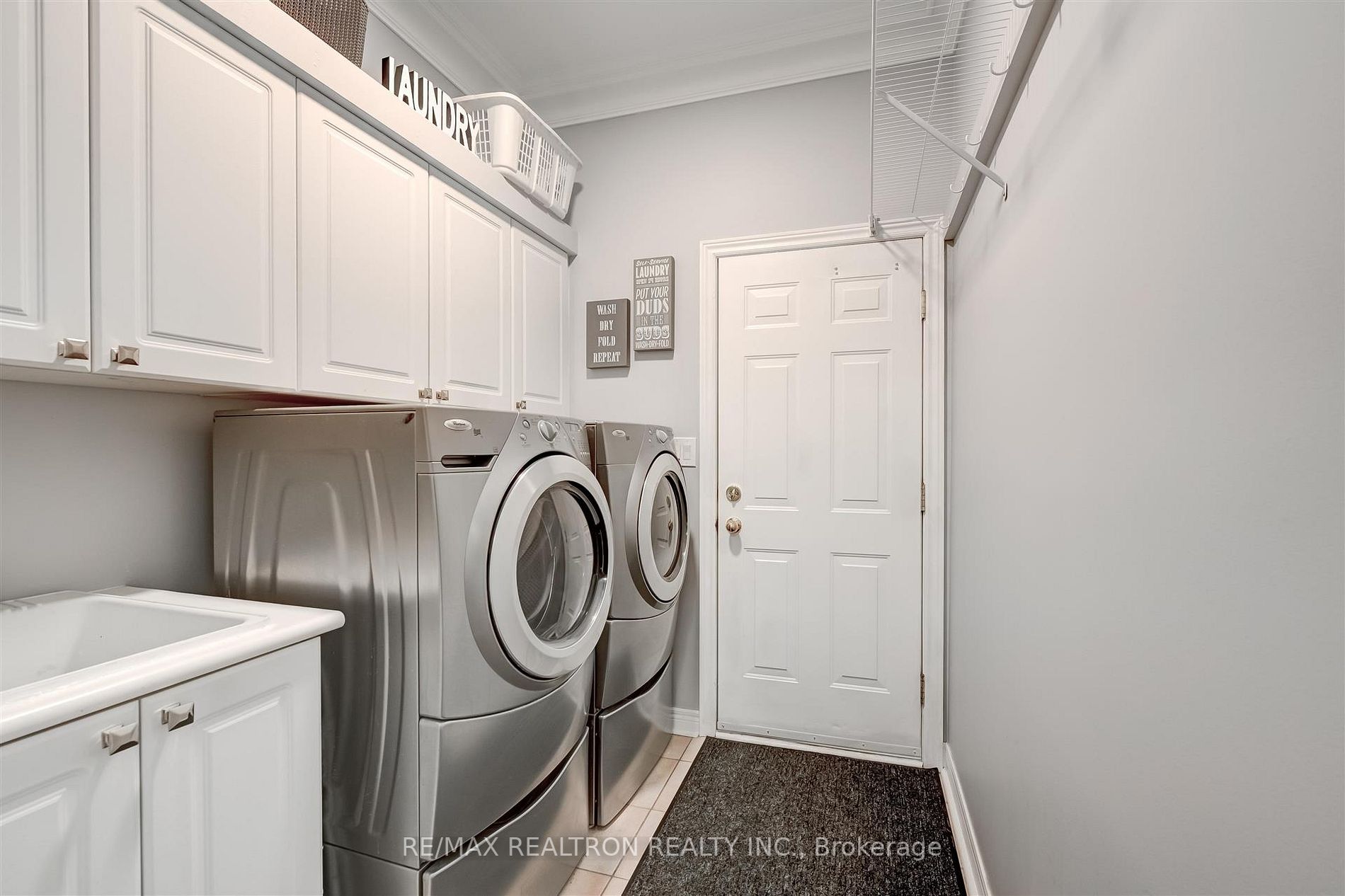 1059 Broughton Lane Property Photo 23