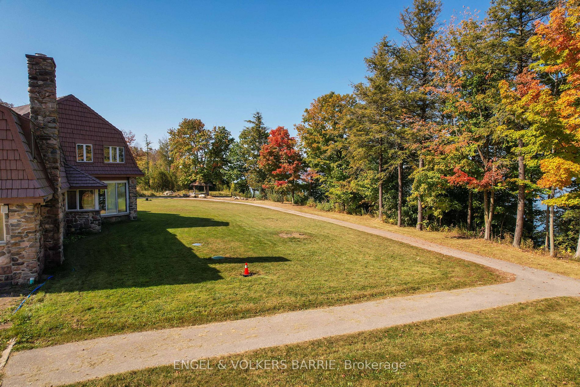 1050 Shoreview Dr Property Photo 10