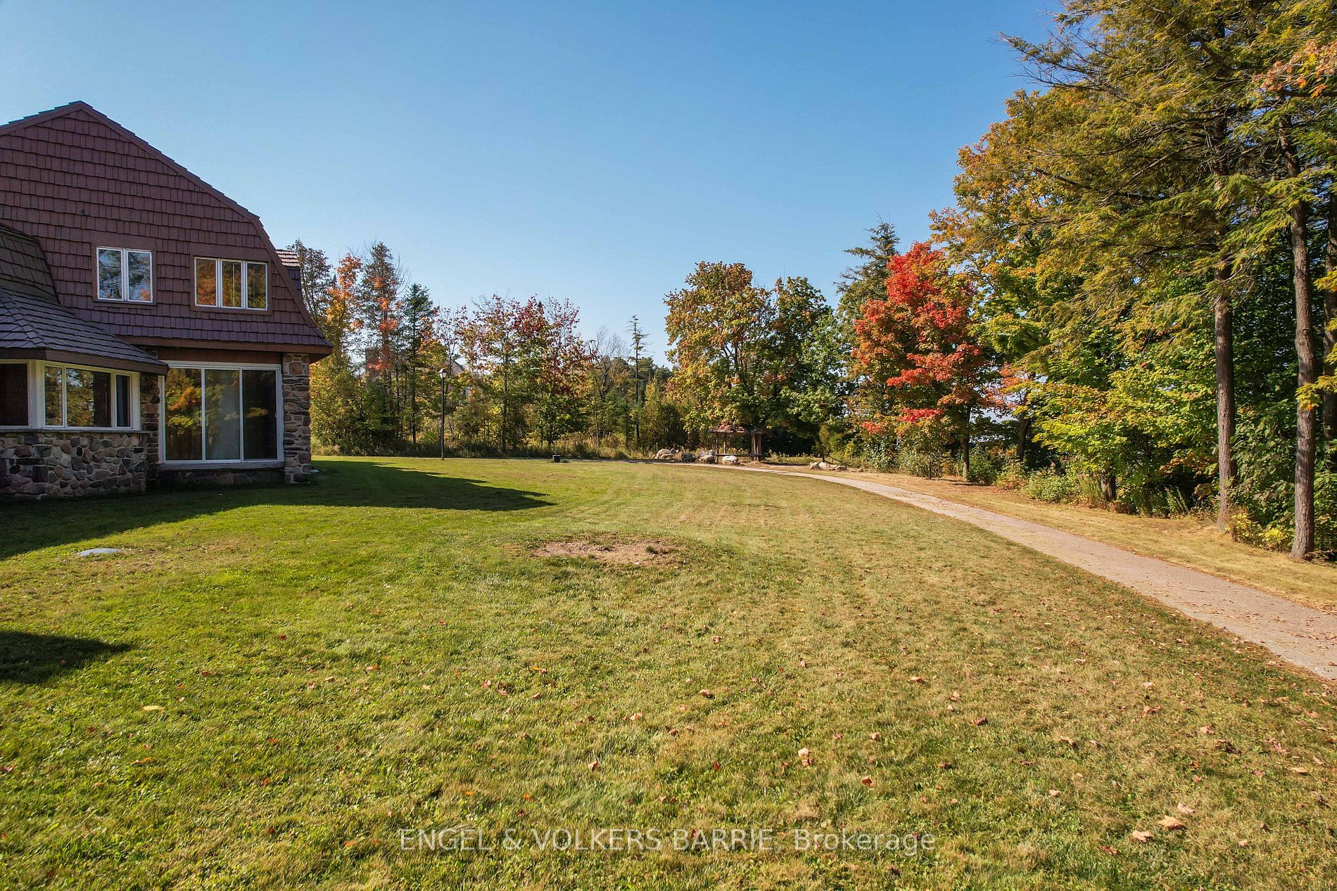 1050 Shoreview Dr Property Photo 12