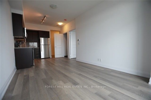 7890 Bathurst St 11 Property Photo 2