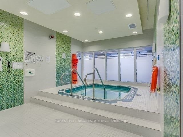 7890 Bathurst St 11 Property Photo 15