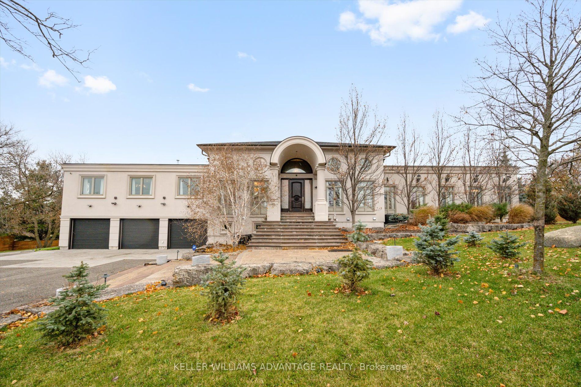 13790 Bathurst St Property Photo 5