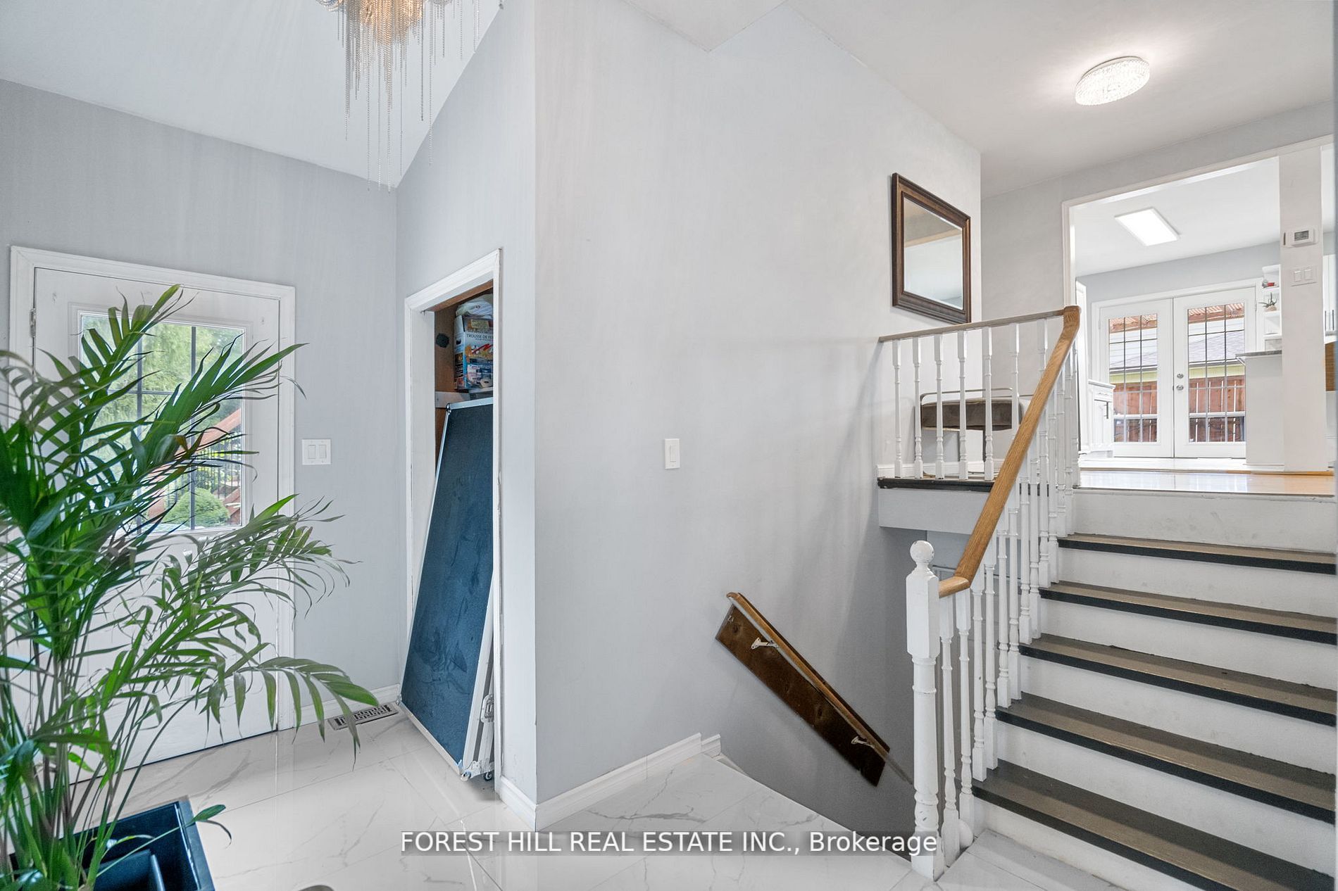 2213 Spring St Property Photo 5