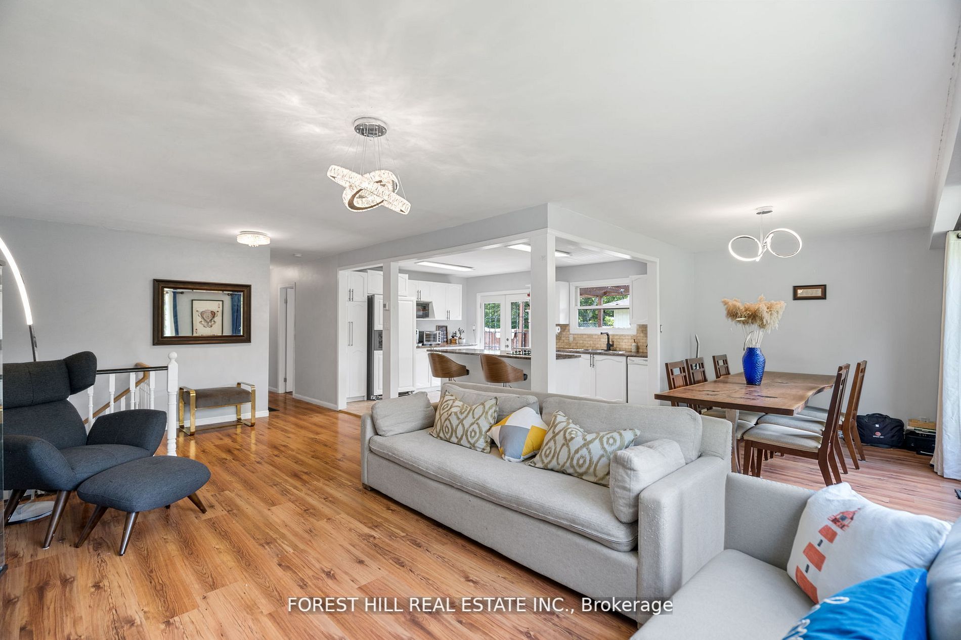 2213 Spring St Property Photo 8