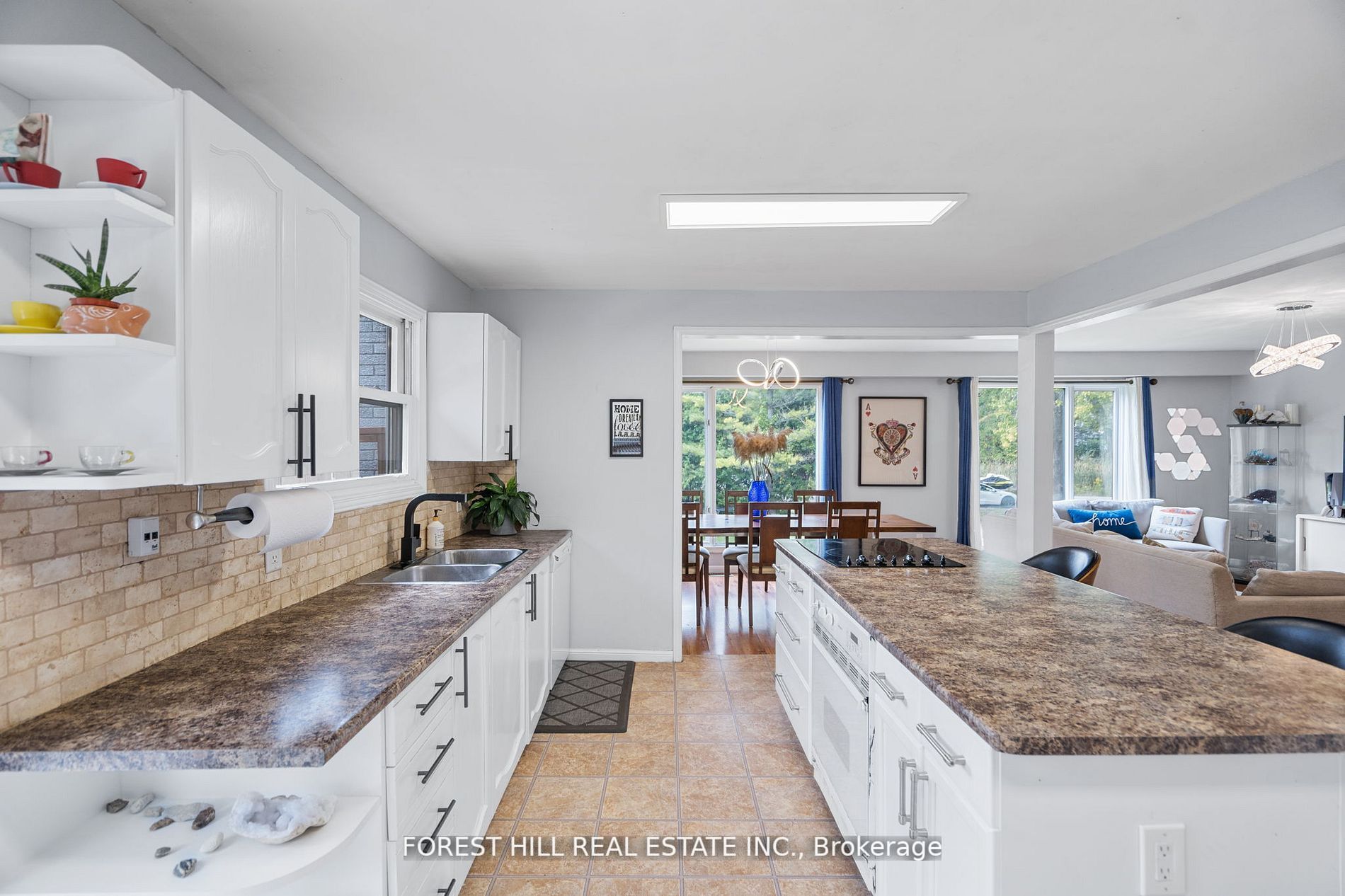 2213 Spring St Property Photo 12
