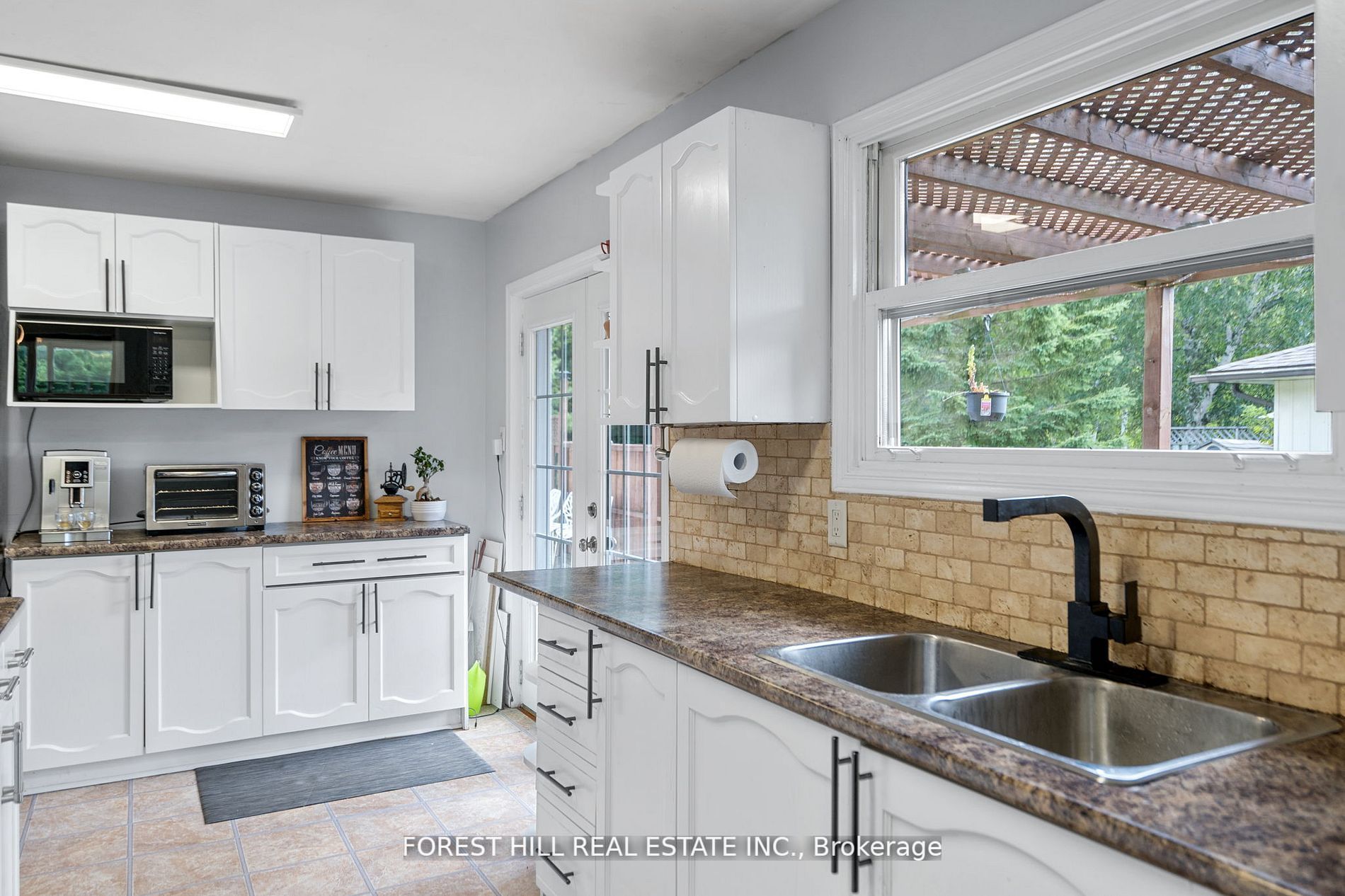 2213 Spring St Property Photo 13