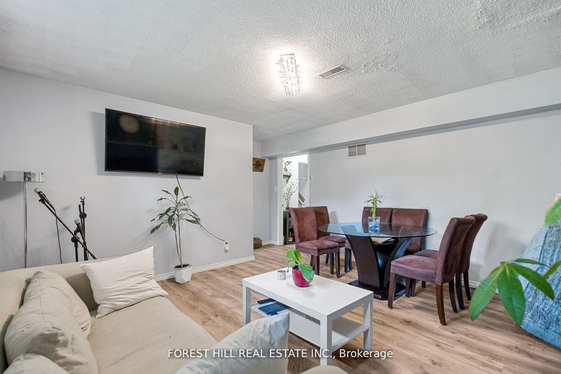 2213 Spring St Property Photo 25