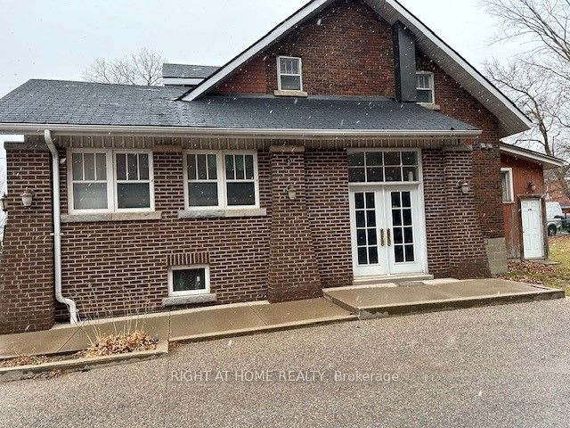 18 Richmond St E Property Photo 1