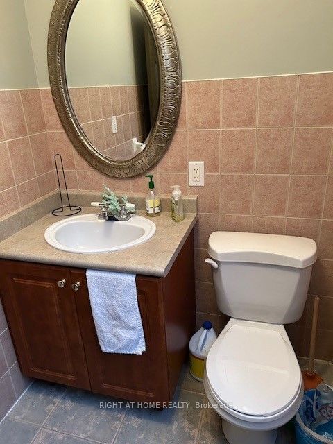 18 Richmond St E Property Photo 33