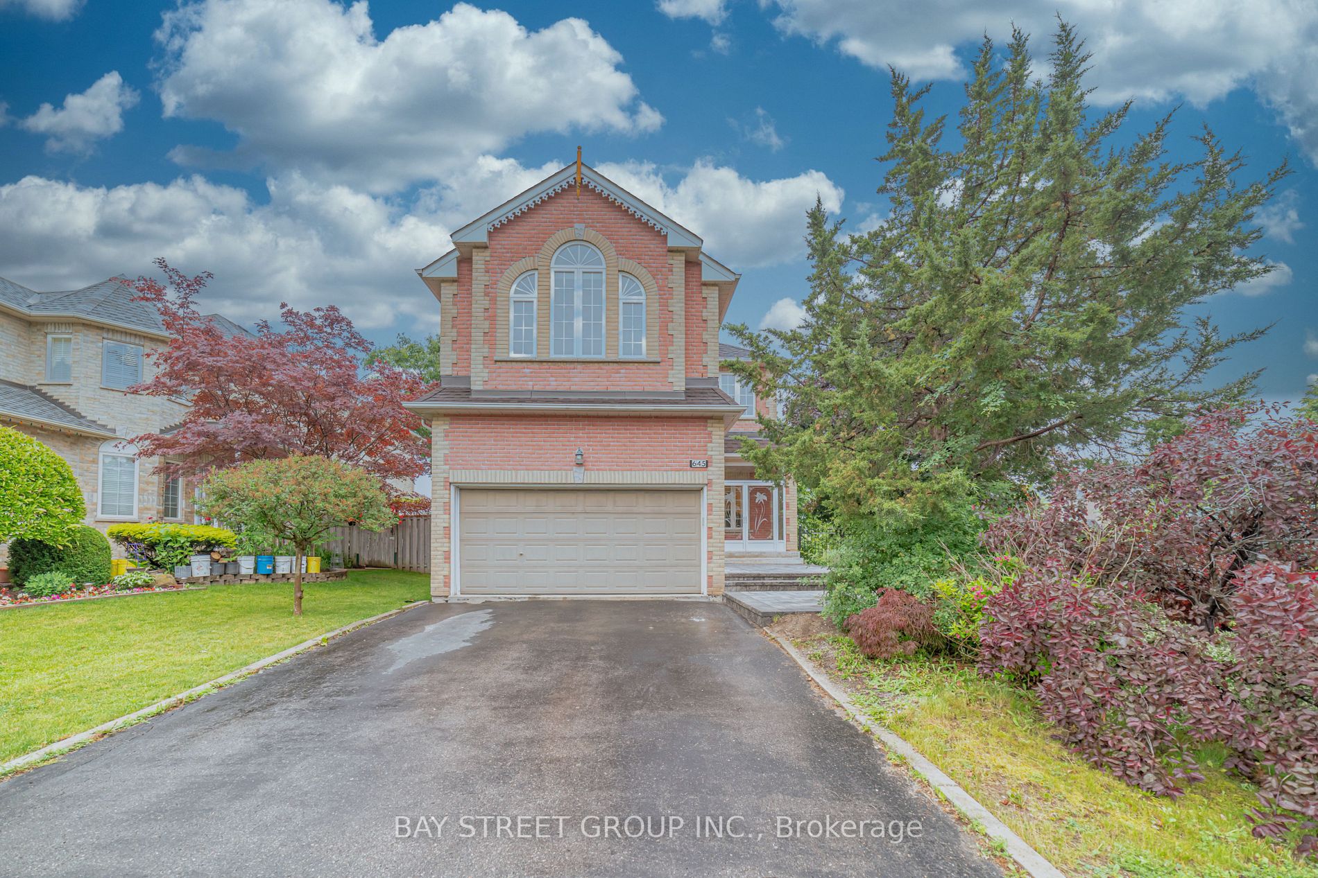 645 Carlton Rd Property Photo