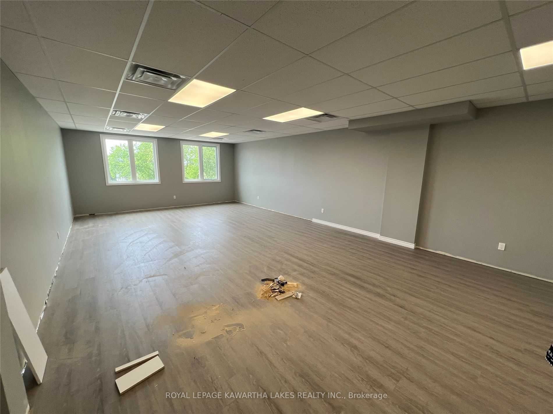 448 Osborne St Property Photo 6