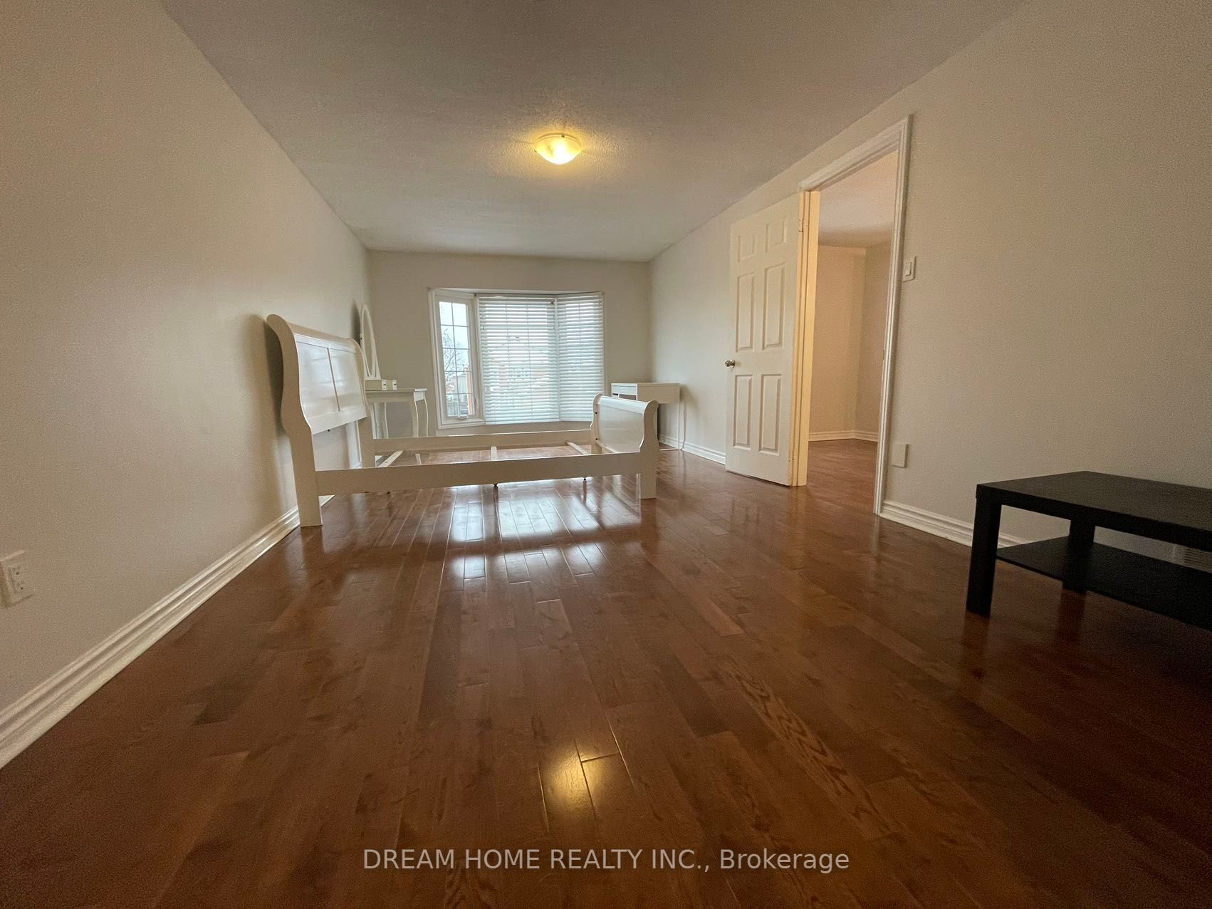 172 Highglen Ave Property Photo 1