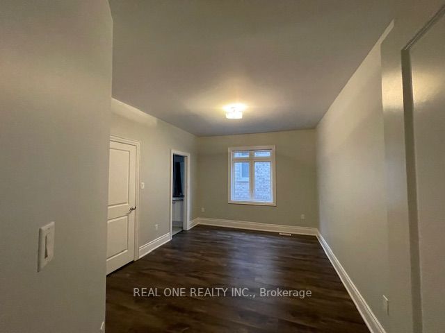 111 Headwind Blvd Property Photo 6