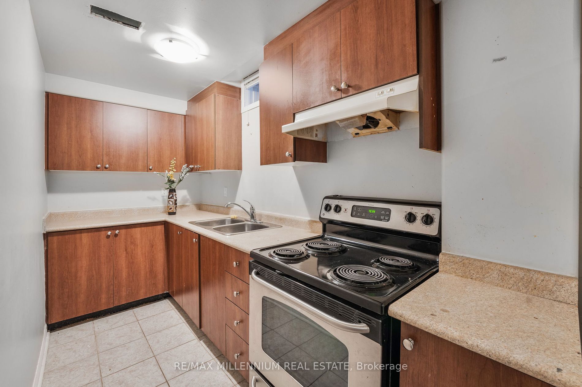 50 Argento Cres Property Photo 6
