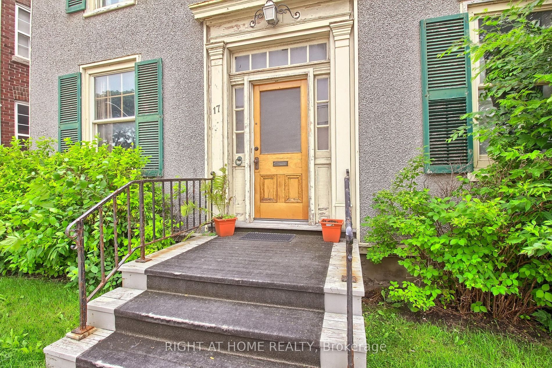 17 Wellington St Property Photo 3