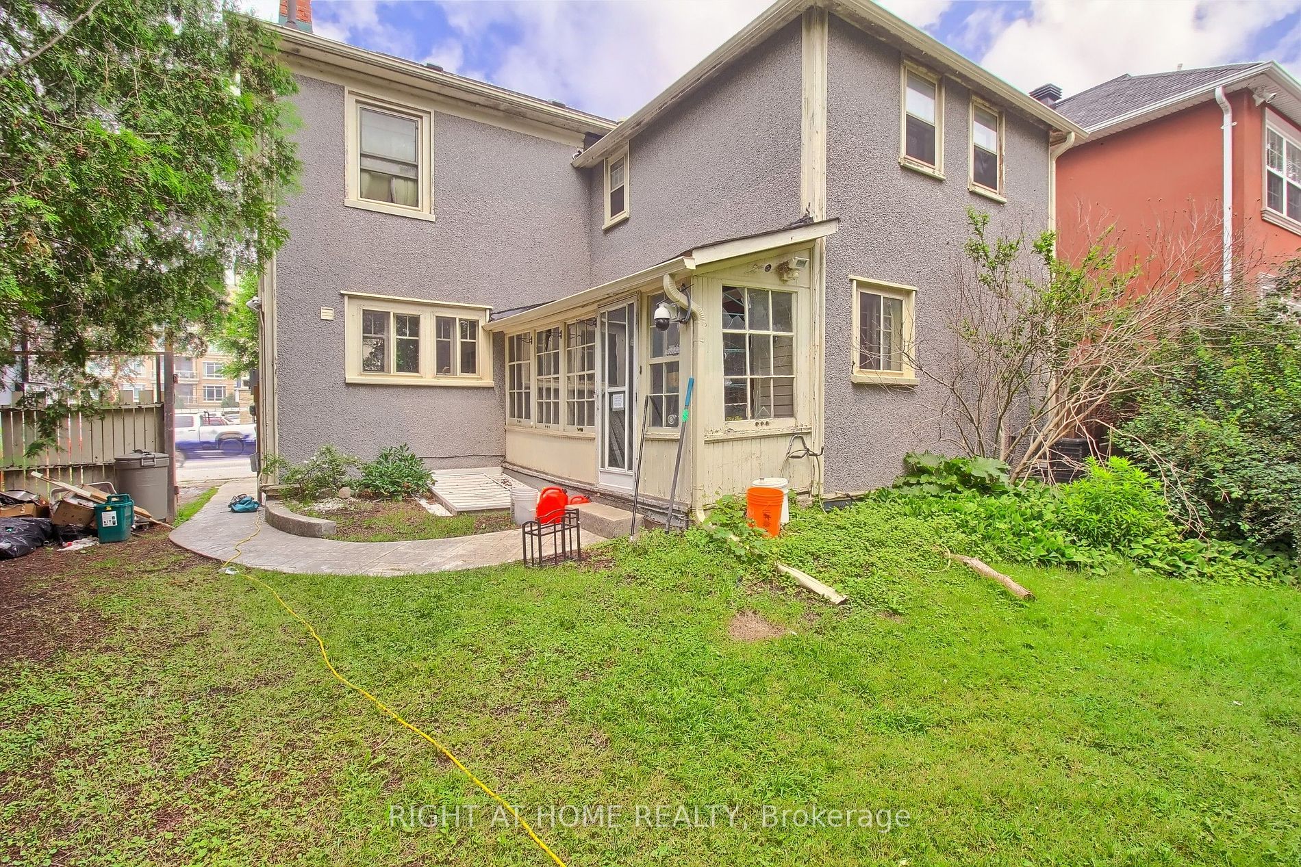17 Wellington St Property Photo 18
