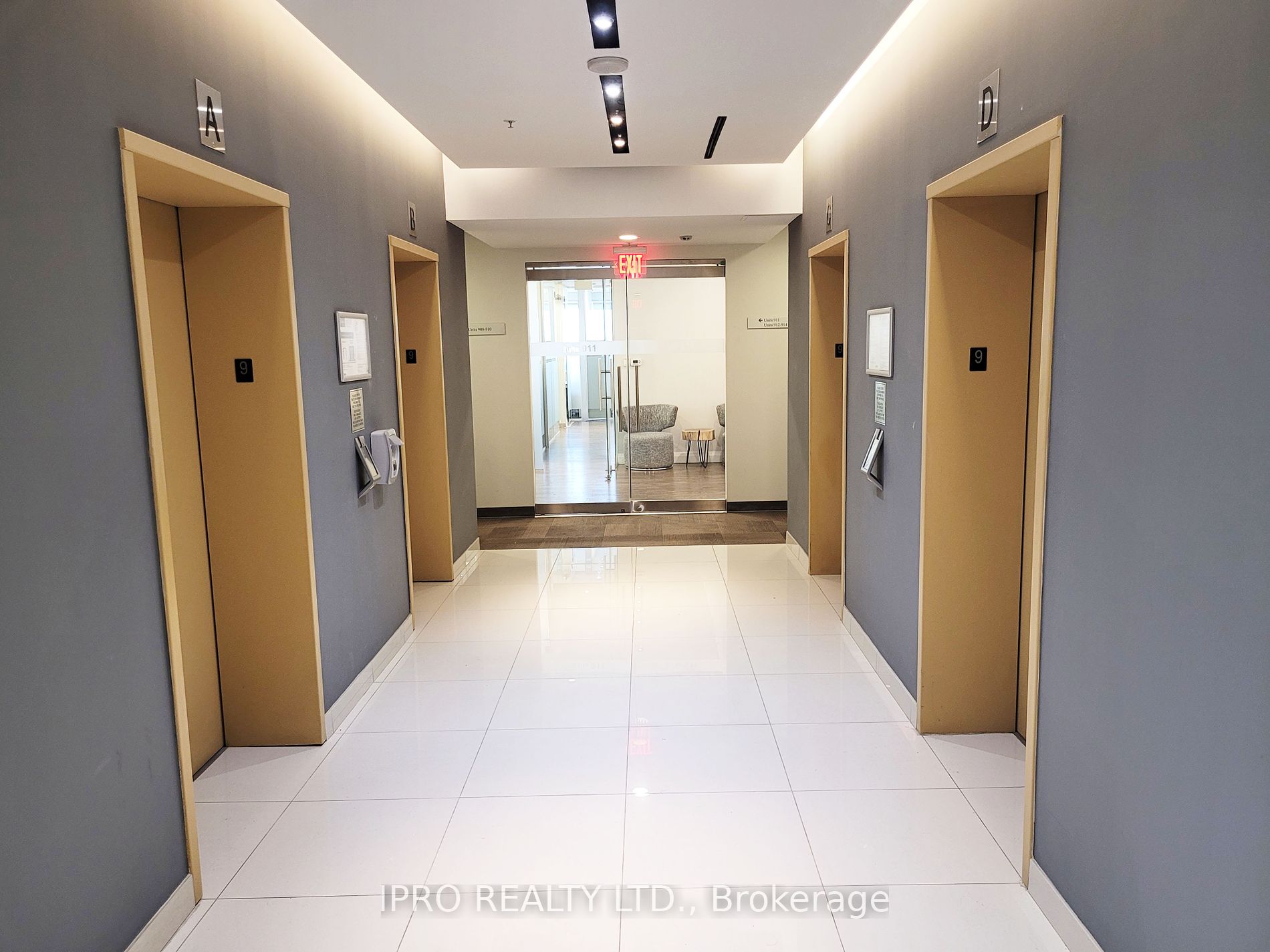 7191 Yonge St Property Photo 5