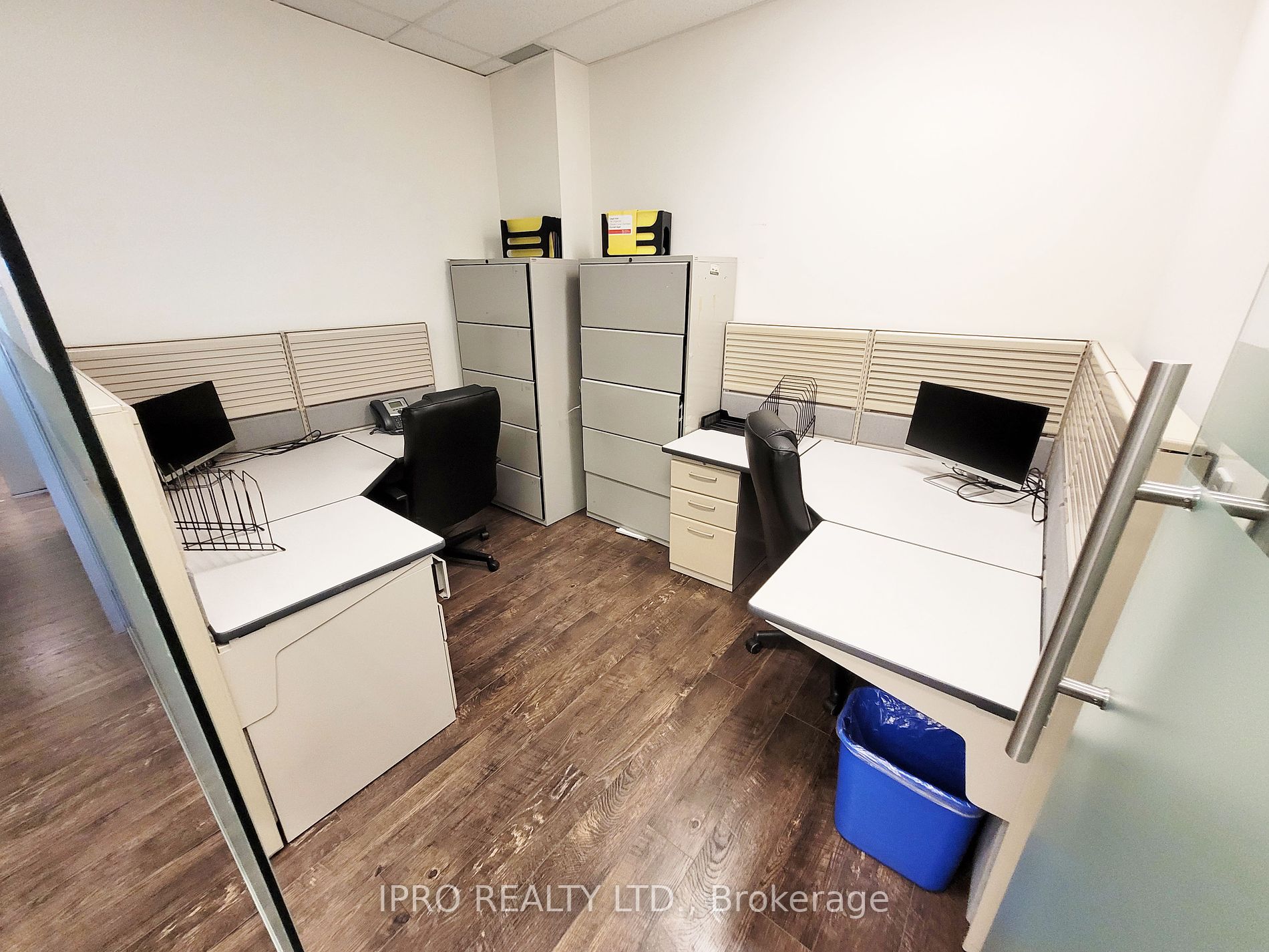 7191 Yonge St Property Photo 9