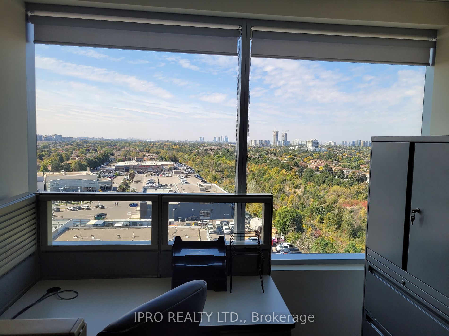 7191 Yonge St Property Photo 13