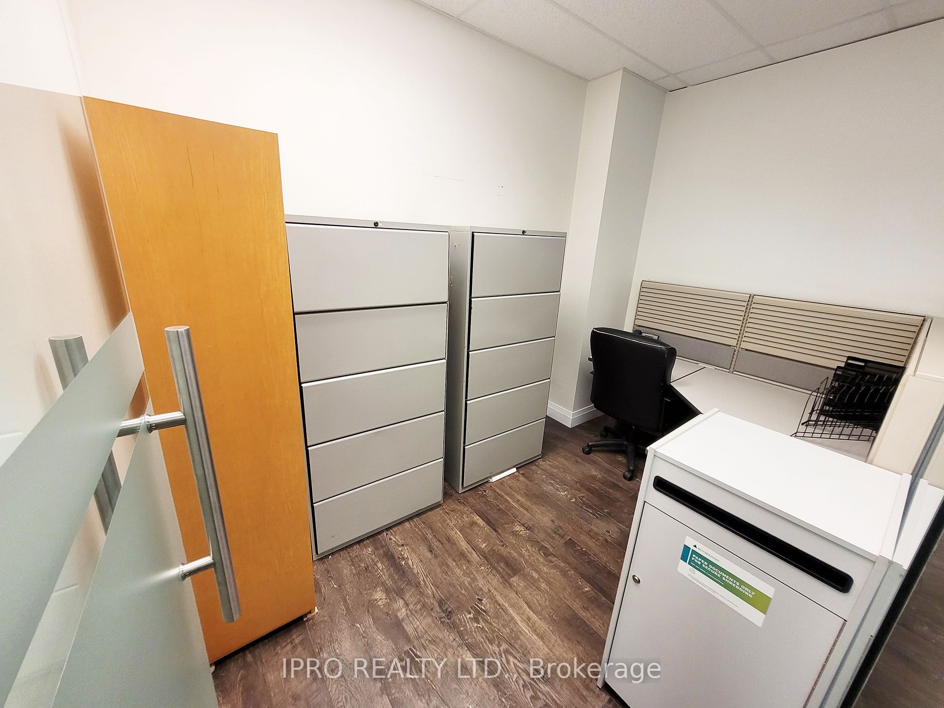 7191 Yonge St Property Photo 15