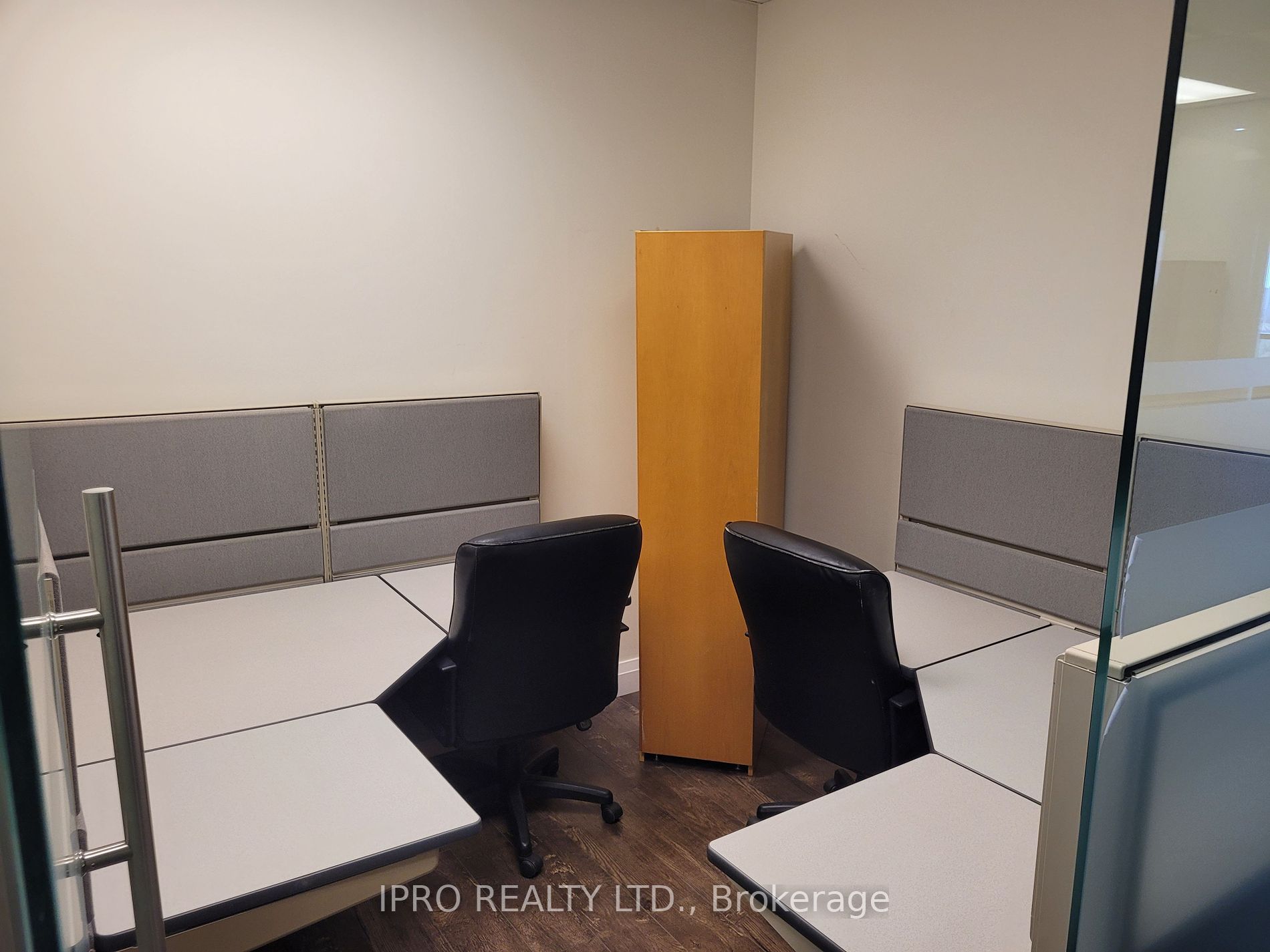 7191 Yonge St Property Photo 16