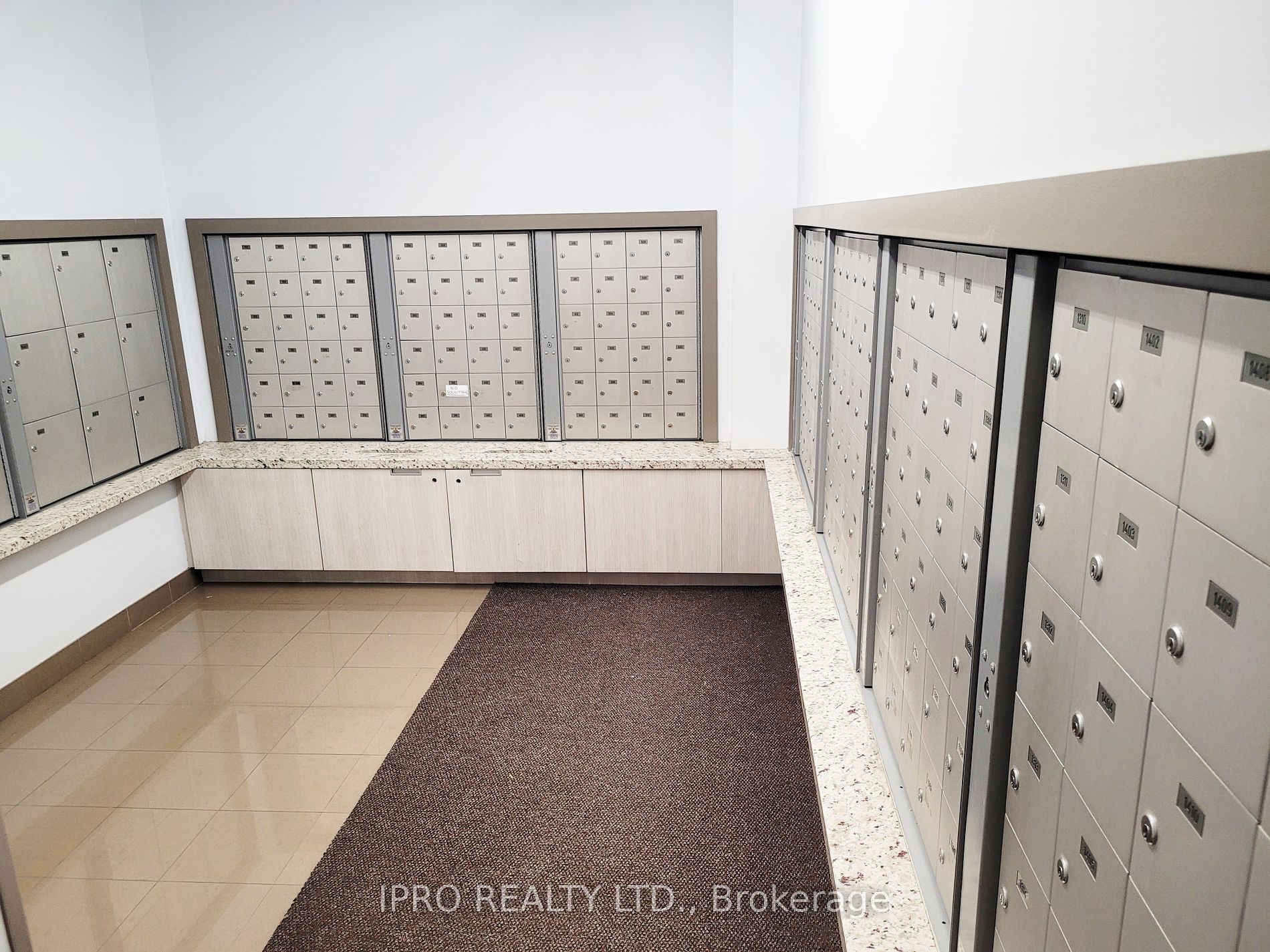 7191 Yonge St Property Photo 22