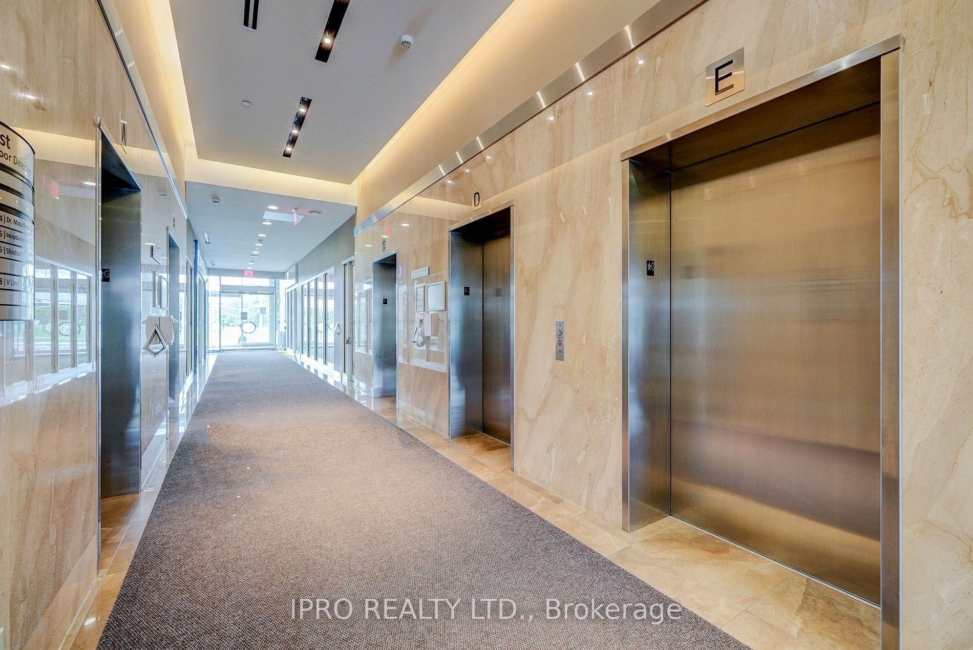 7191 Yonge St Property Photo 26