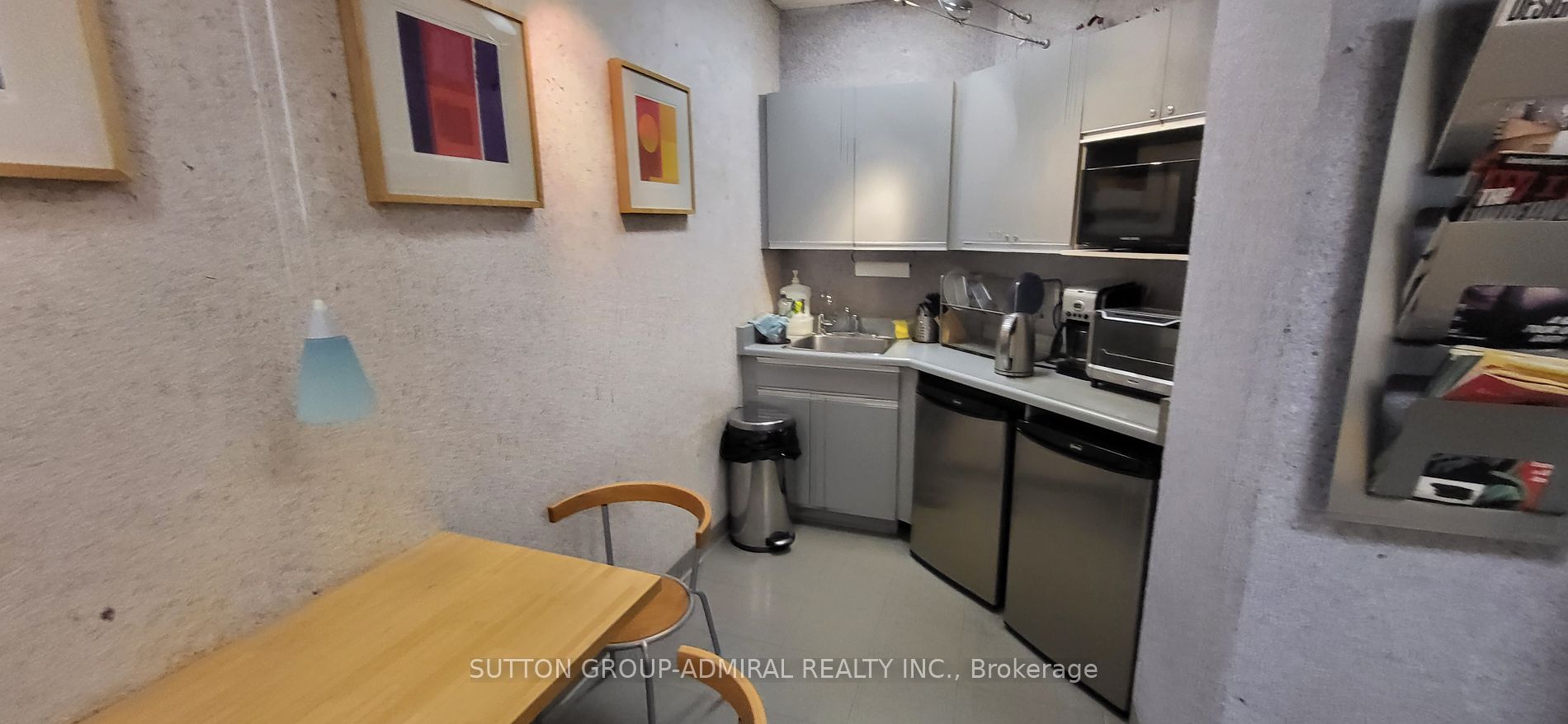 3100 Steeles Ave W Property Photo 10