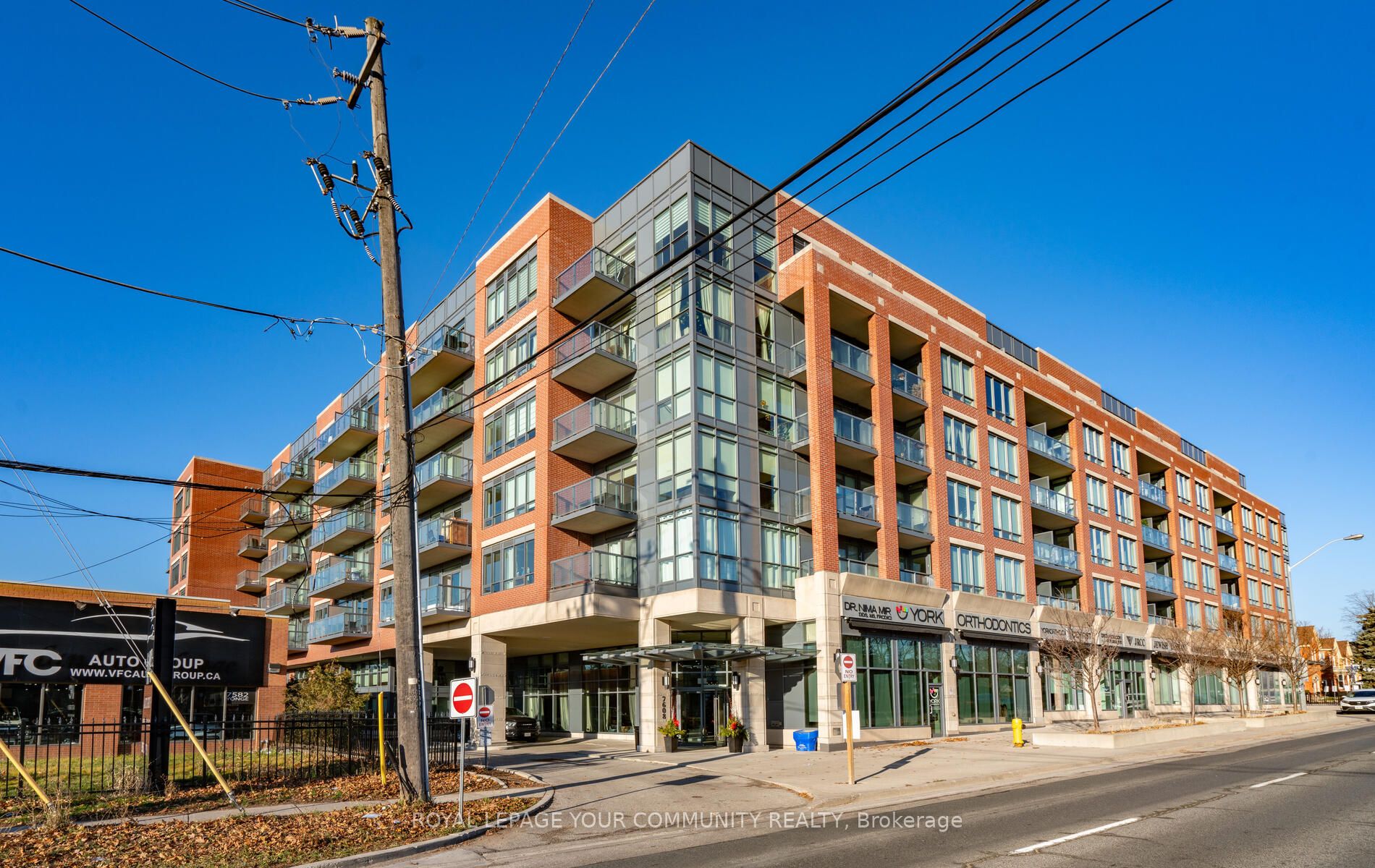 7608 Yonge St 15 Property Photo 1