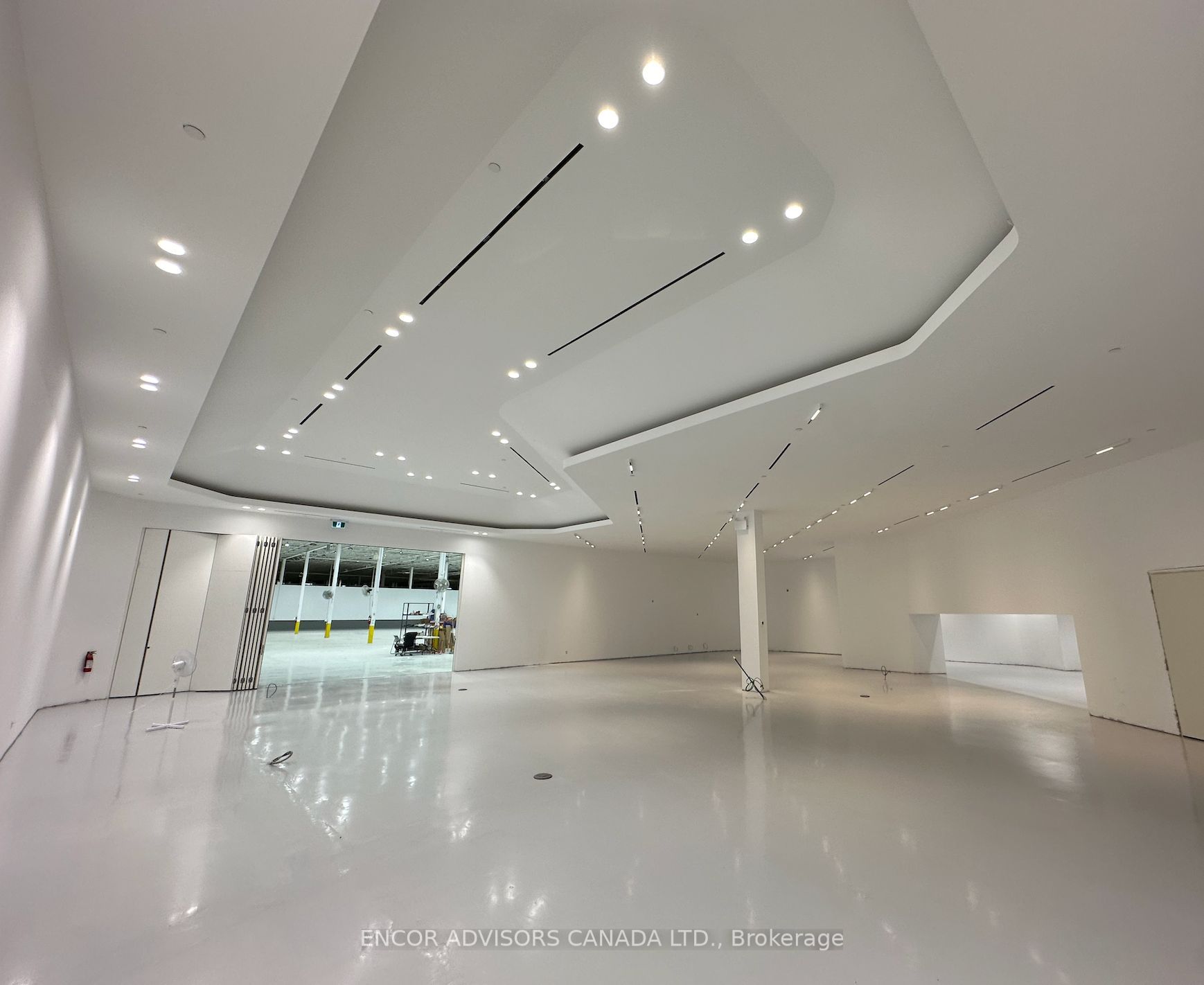 455 Magna Dr Property Photo 3