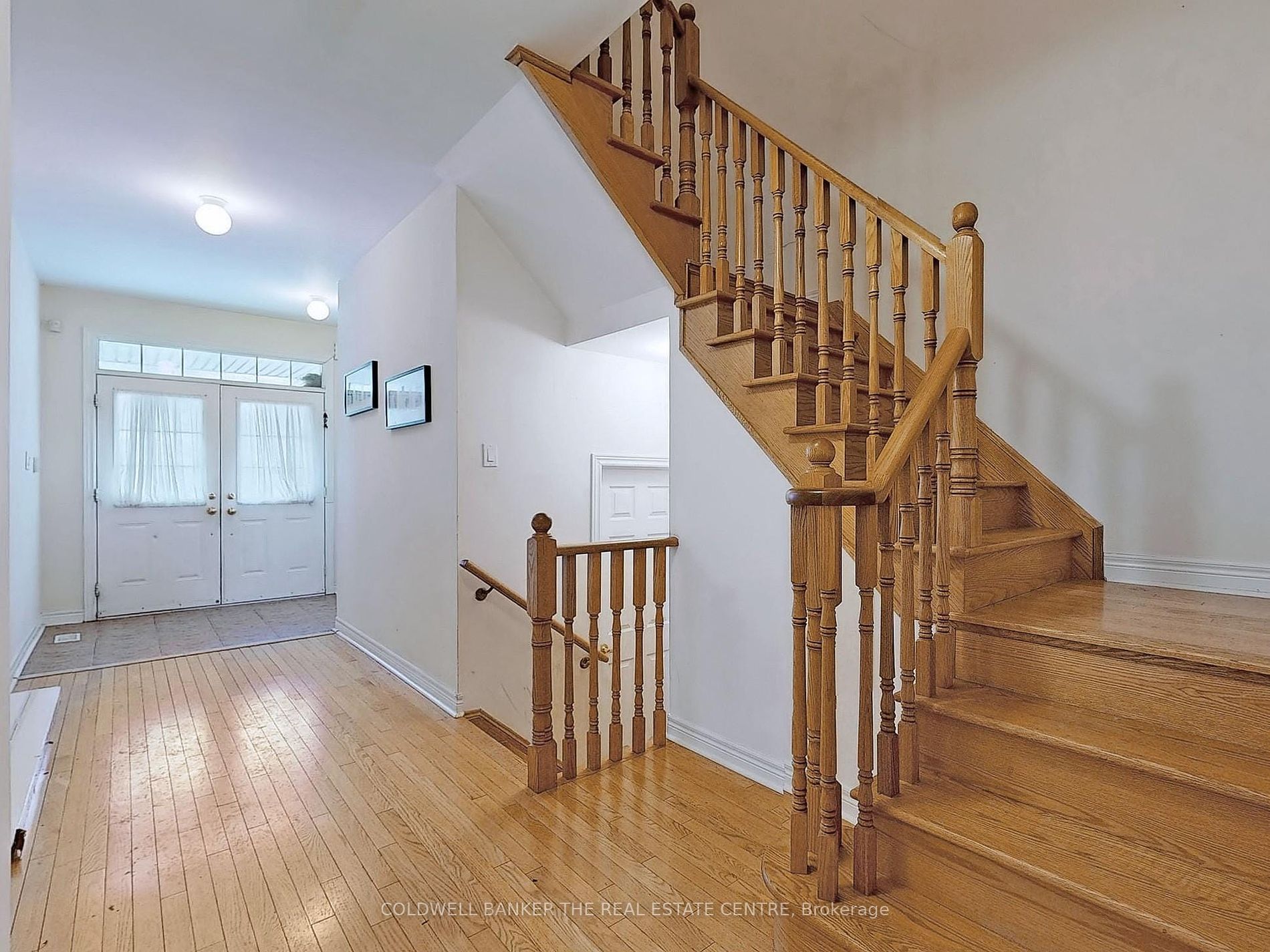 158 Laramie Cres Property Photo 2