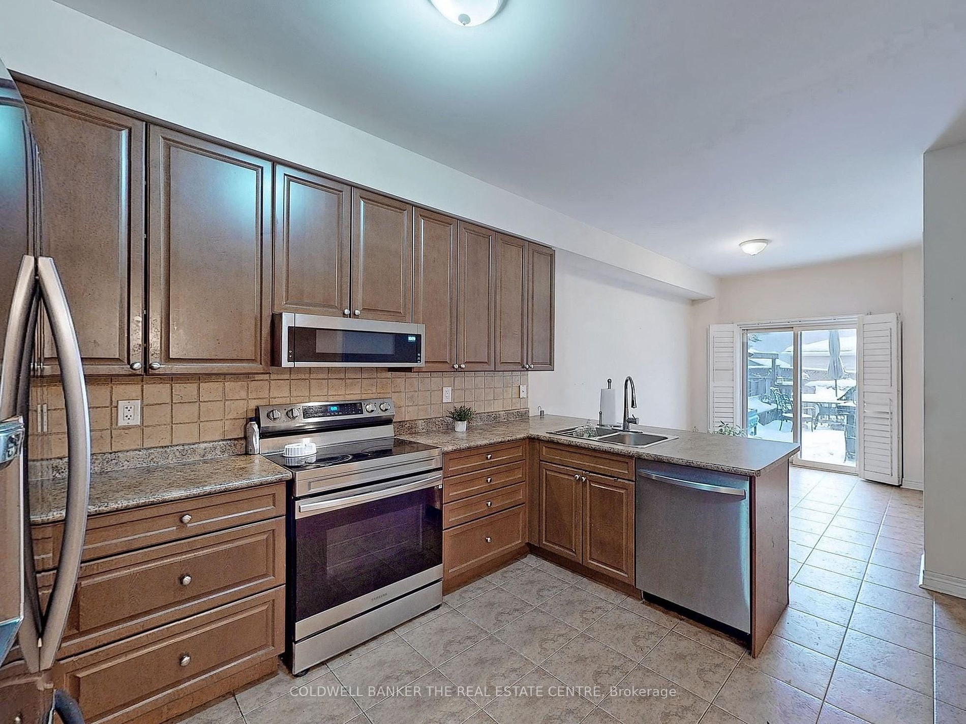 158 Laramie Cres Property Photo 7