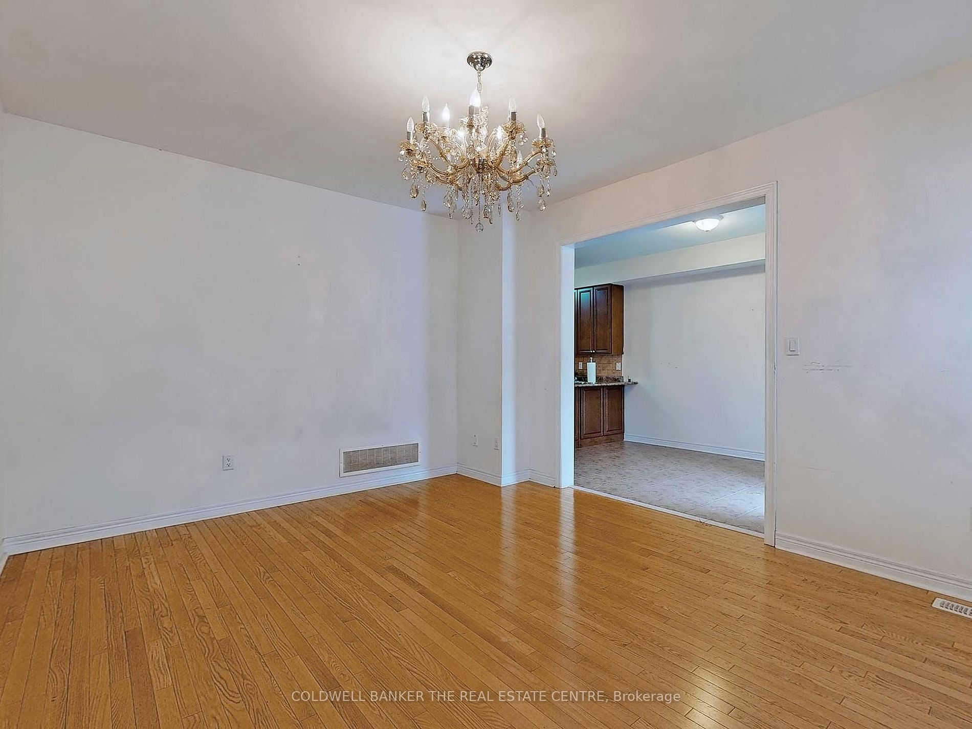 158 Laramie Cres Property Photo 8