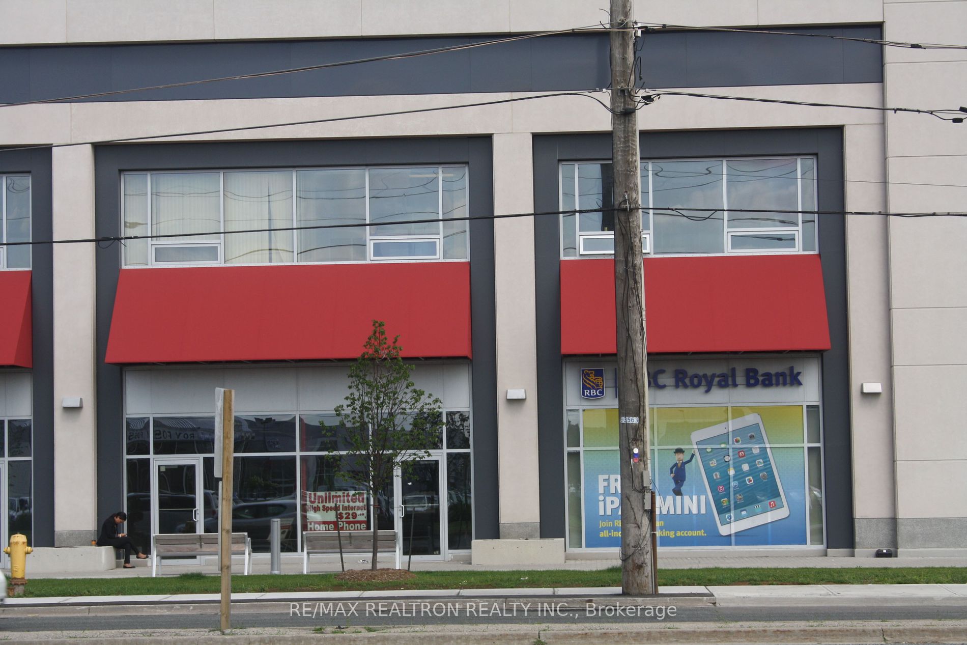 7163 Yonge St Property Photo 4