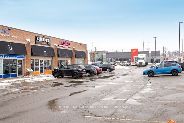 11005 Yonge St Property Photo 3