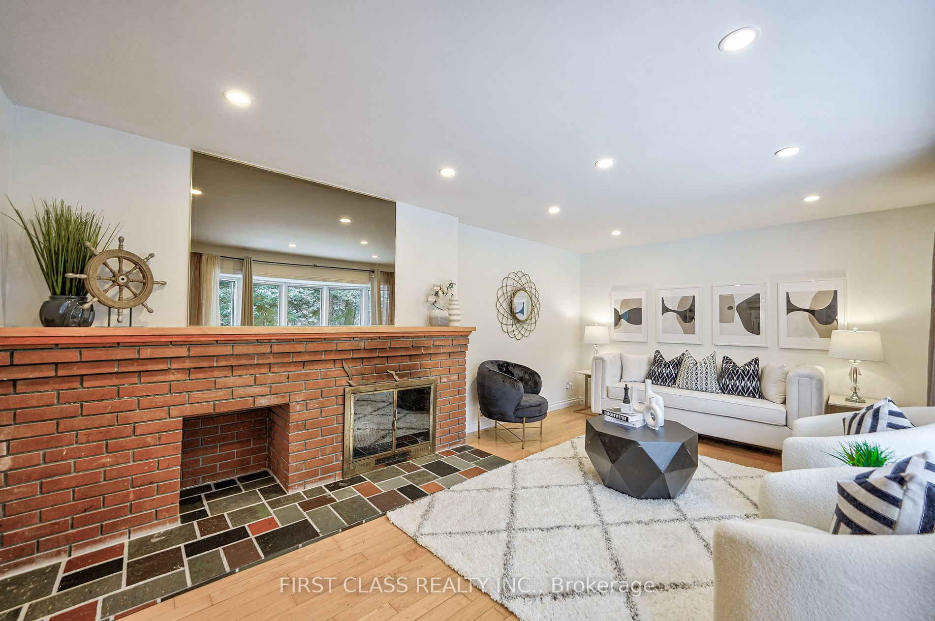 3052 Aurora Rd Property Photo 14