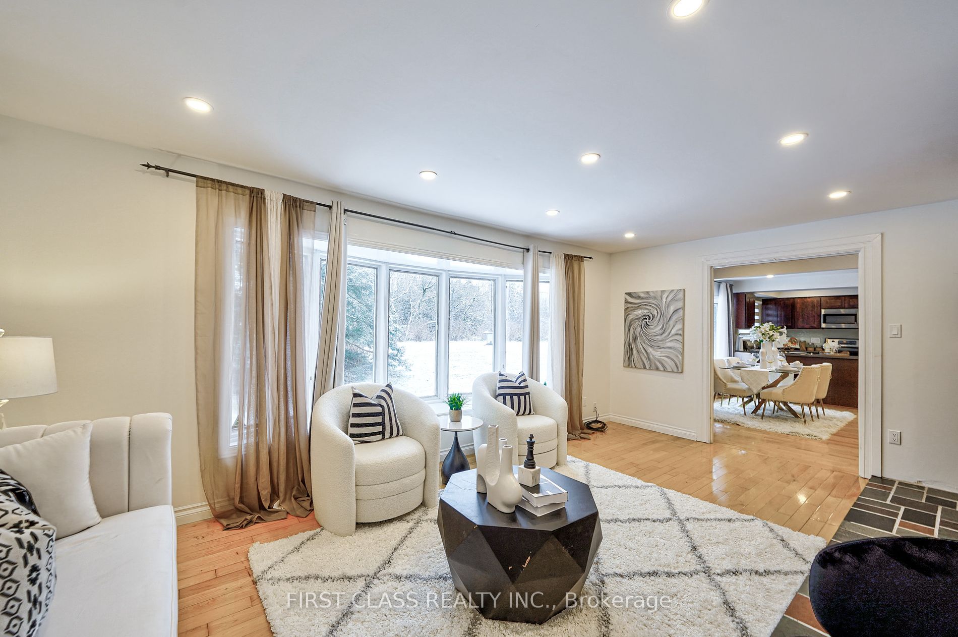 3052 Aurora Rd Property Photo 15
