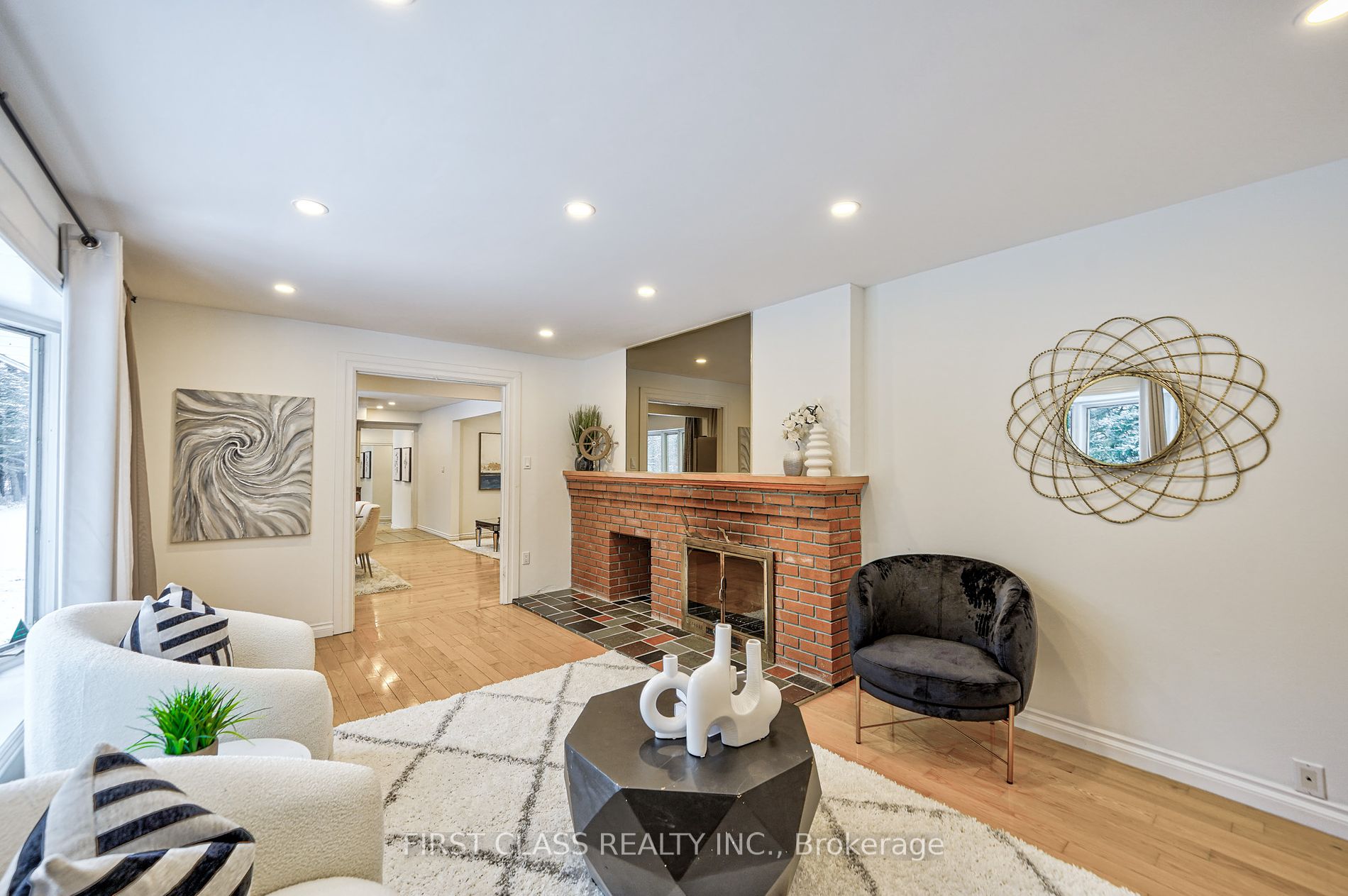 3052 Aurora Rd Property Photo 16